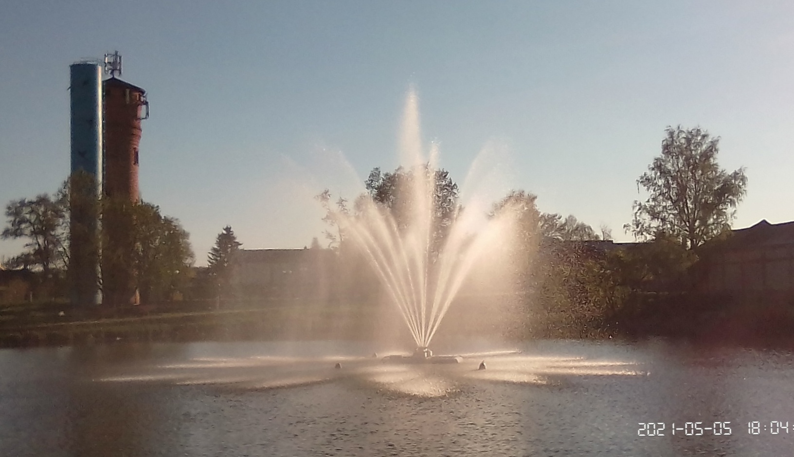 Плавающий фонтан