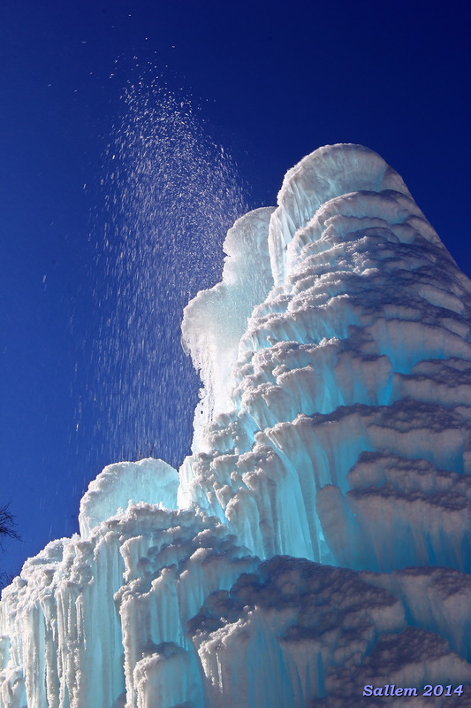 ледовый фонтан в природе